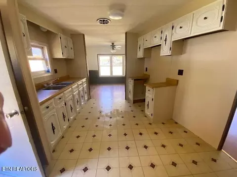 119 Cheyenne Dr, Keokee, VA 24265 photo 9