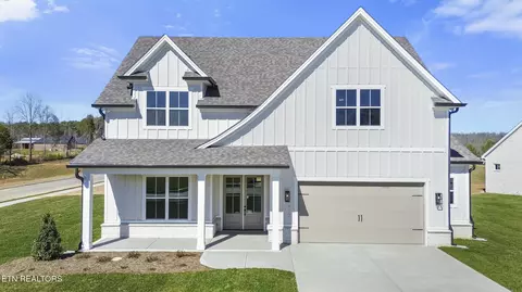 417 Poppy Pl, Lenoir City, TN 37772