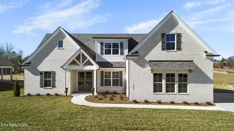 385 Poppy Pl, Lenoir City, TN 37772