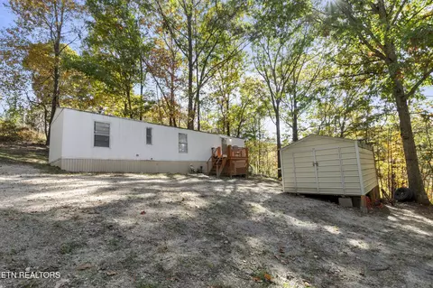 263 Pleasant Drive Dr, La Follette, TN 37766
