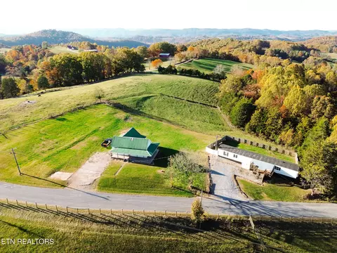 1050 Goins Chapel Rd, Tazewell, TN 37879