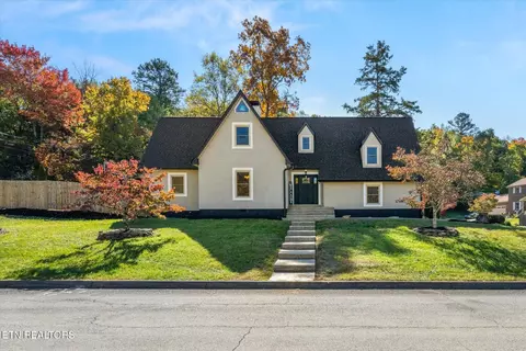 119 Heritage Dr, Oak Ridge, TN 37830