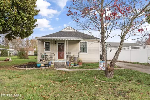 127 Woodmont Cir, Clinton, TN 37716