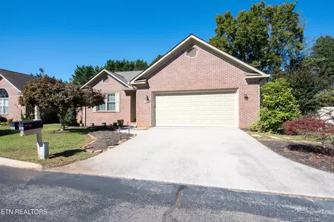 2039 Cochran Pl, Maryville, TN 37803
