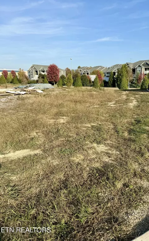 1304 Mountain Quail Cir, Maryville, TN 37801
