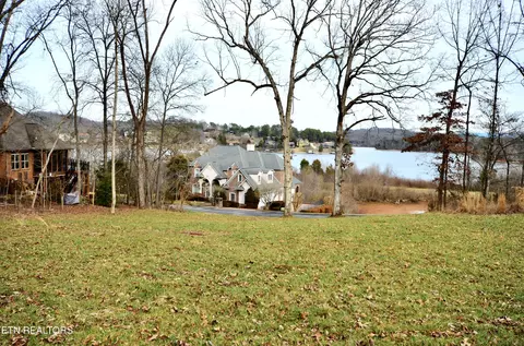 141 Song Sparrow Dr, Vonore, TN 37885