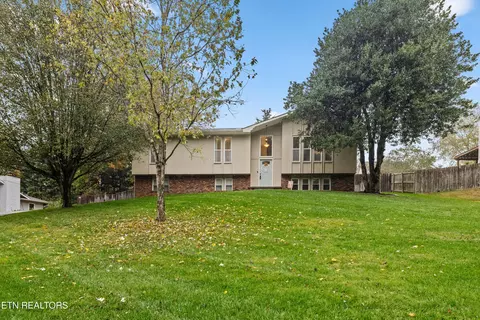 1700 El Prado Dr, Knoxville, TN 37922