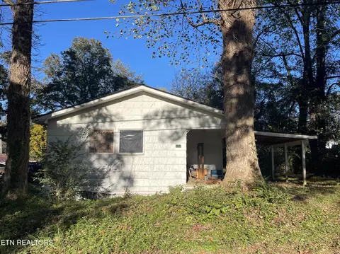 242 S Babcock St, Tellico Plains, TN 37385