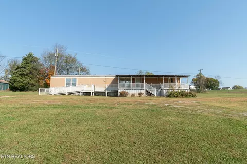 1344 Maple Lane Ln, Greenback, TN 37742
