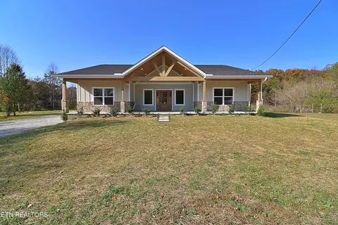 400 Galloway Dr, Helenwood, TN 37755