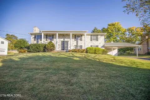9517 Mobile Dr, Knoxville, TN 37923
