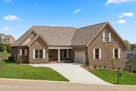 3746 Holly Berry Dr, Knoxville, TN 37938