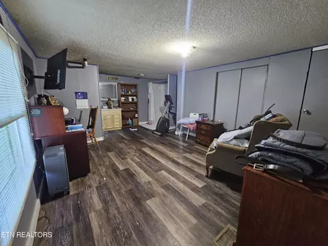 Living - 910 Valley Spring Rd, Rose Hill, VA 24281 photo 1 of 1