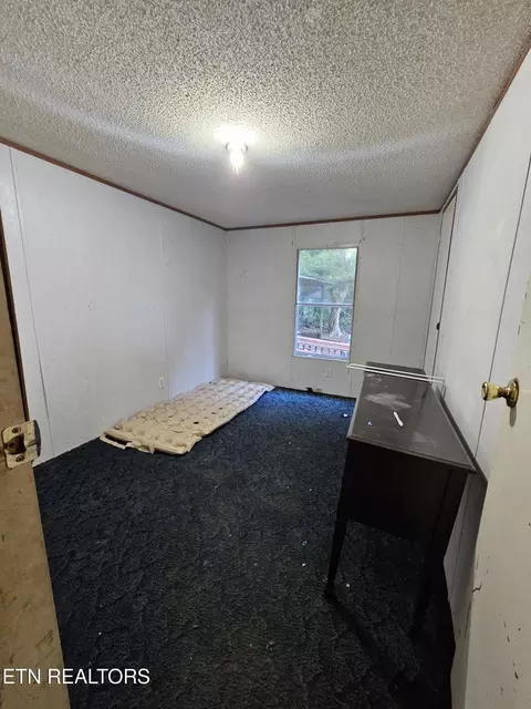 Bedroom - 910 Valley Spring Rd, Rose Hill, VA 24281 photo 1 of 1