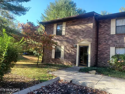 1317 Francis Station Dr, Knoxville, TN 37909
