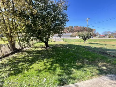 282 Pentcost St, Oneida, TN 37841 photo 7
