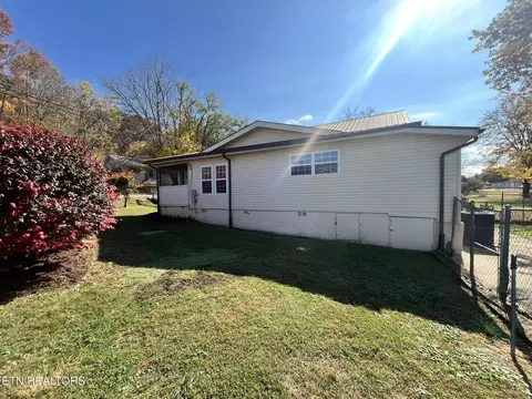 282 Pentcost St, Oneida, TN 37841 photo 10