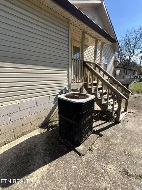 282 Pentcost St, Oneida, TN 37841 photo 11