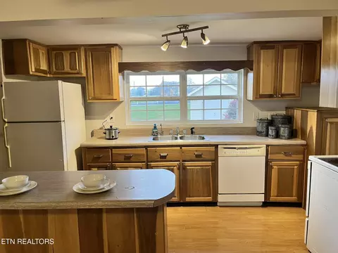 282 Pentcost St, Oneida, TN 37841 photo 25