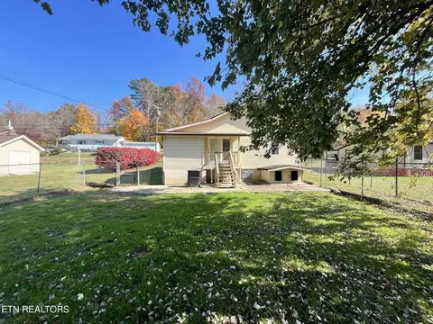 282 Pentcost St, Oneida, TN 37841 photo 5