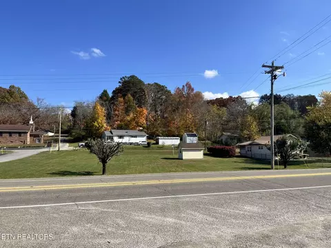 282 Pentcost St, Oneida, TN 37841 photo 4