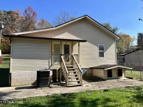 282 Pentcost St, Oneida, TN 37841 photo 6