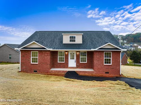 419 Sulphur Ct, Kodak, TN 37764