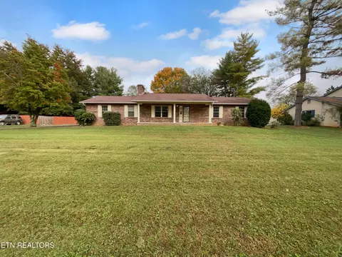 302 Kenmark Dr, Maryville, TN 37803