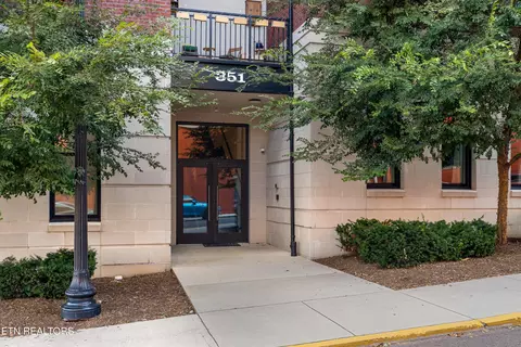 351 Ogden St #202, Knoxville, TN 37917