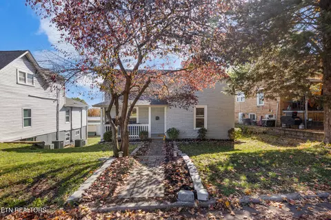 402 W 2nd Ave, Lenoir City, TN 37771