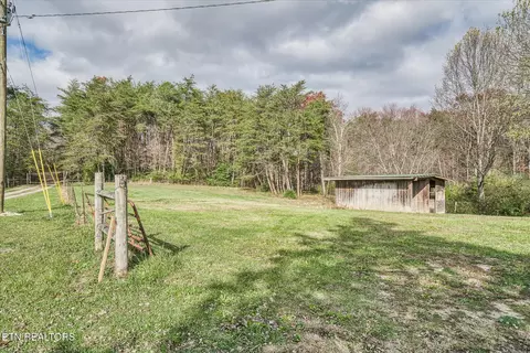 1240 Burks Loop, Grimsley, TN 38565 photo 8