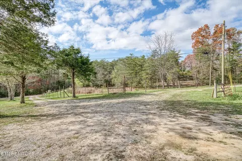 1240 Burks Loop, Grimsley, TN 38565 photo 7