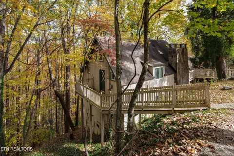 929 Stans Ct, Gatlinburg, TN 37738