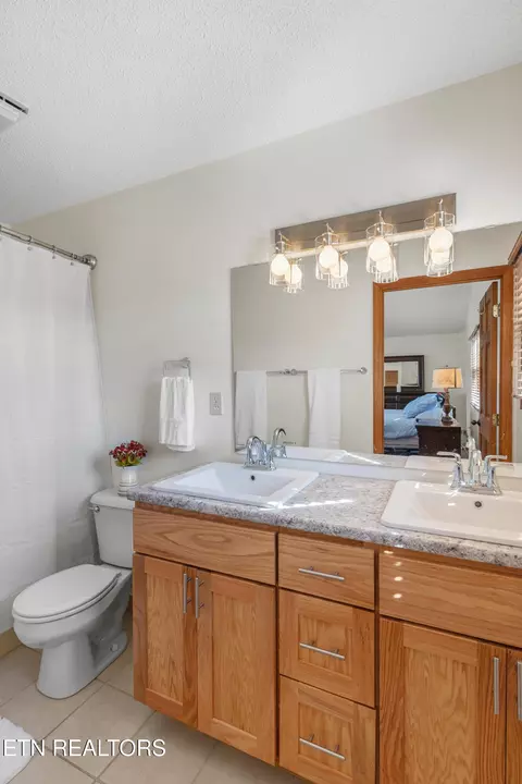 Bath - 124 Marble View Dr, Kingston, TN 37763 photo 2 of 3