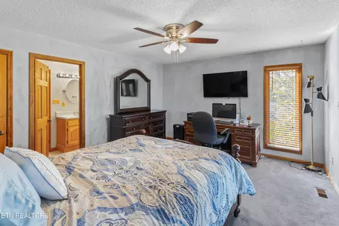 Bedroom - 124 Marble View Dr, Kingston, TN 37763 photo 8 of 8