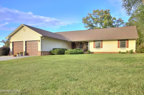 2102 Wakefield Cir, Maryville, TN 37803