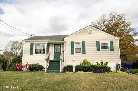 124 Salem Rd, Oak Ridge, TN 37830