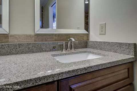 506 E 9th Ave, Johnson City, TN 37601 photo 28