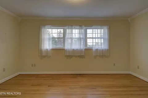 506 E 9th Ave, Johnson City, TN 37601 photo 31