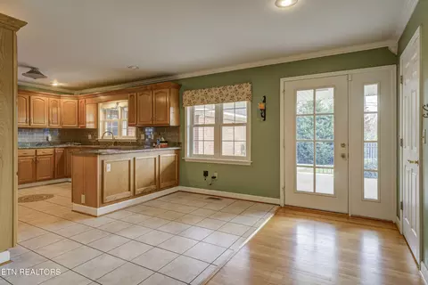506 E 9th Ave, Johnson City, TN 37601 photo 10