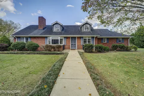 506 E 9th Ave, Johnson City, TN 37601