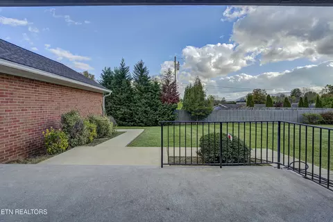 506 E 9th Ave, Johnson City, TN 37601 photo 43