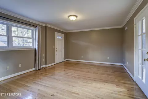 506 E 9th Ave, Johnson City, TN 37601 photo 19