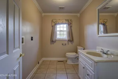 506 E 9th Ave, Johnson City, TN 37601 photo 21
