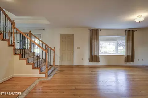 506 E 9th Ave, Johnson City, TN 37601 photo 9