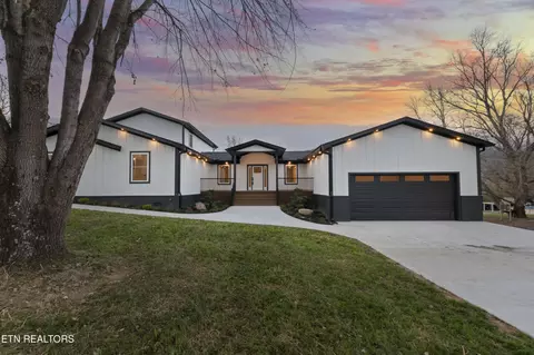123 Eastwood Dr, La Follette, TN 37766