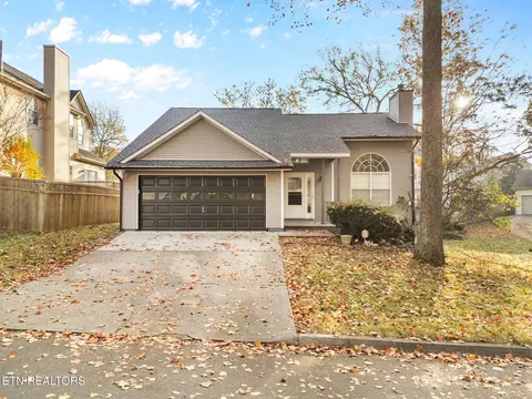 909 Coxboro Ct, Knoxville, TN 37923