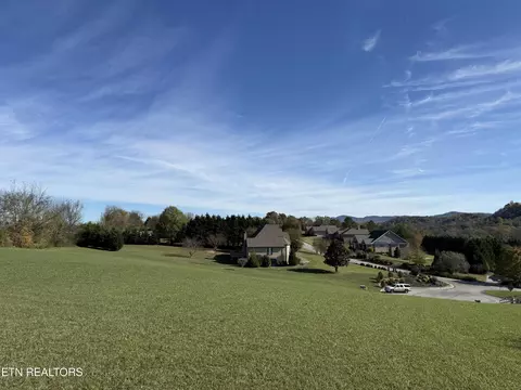 3207 Bakerstown Ct, Maryville, TN 37803