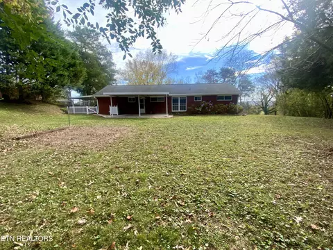 Exterior - 312 Maple St, Clinton, TN 37716 photo 3 of 3