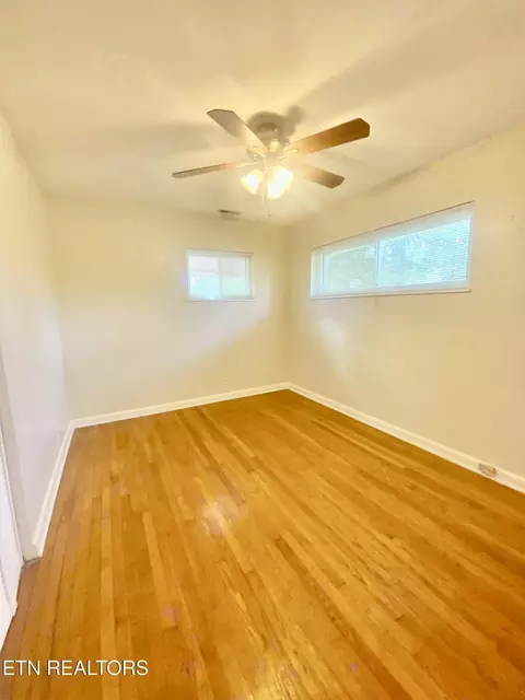 Bedroom - 312 Maple St, Clinton, TN 37716 photo 3 of 3